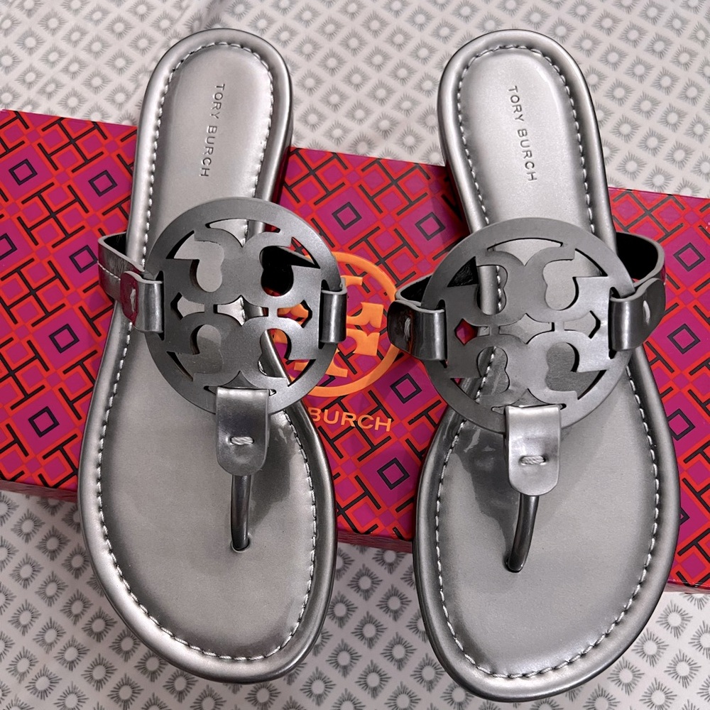 Tory Burch Miller Metallic Silver Sandals Size 8 New